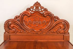 Giường gỗ gụ 1m8