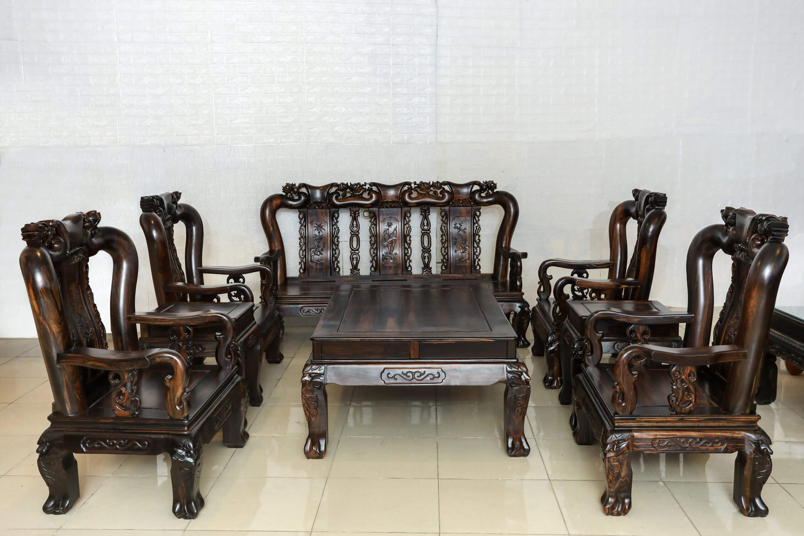 Bàn ghế gỗ Quốc Đào Mun