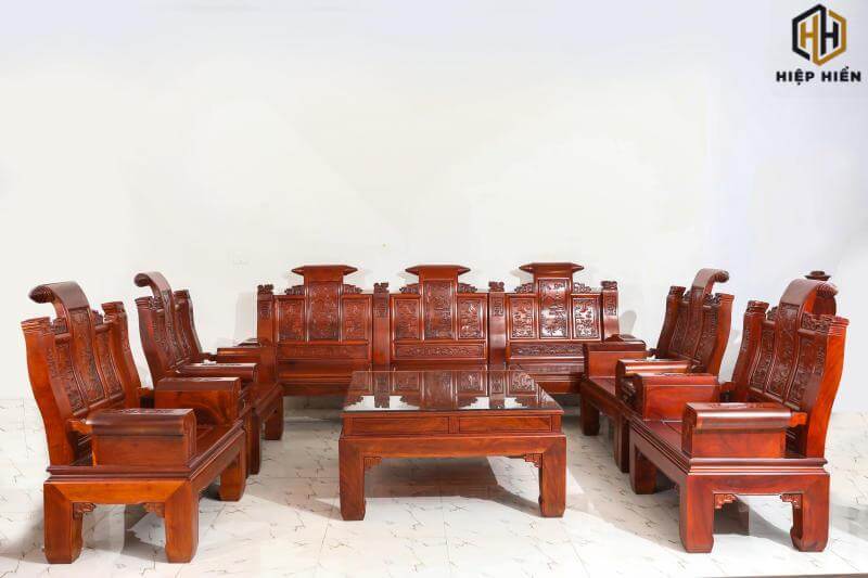 bàn ghế từ gỗ tự nhiên