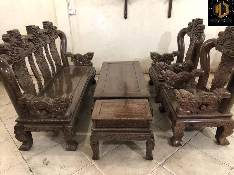 bàn ghế chất liệu gỗ mun