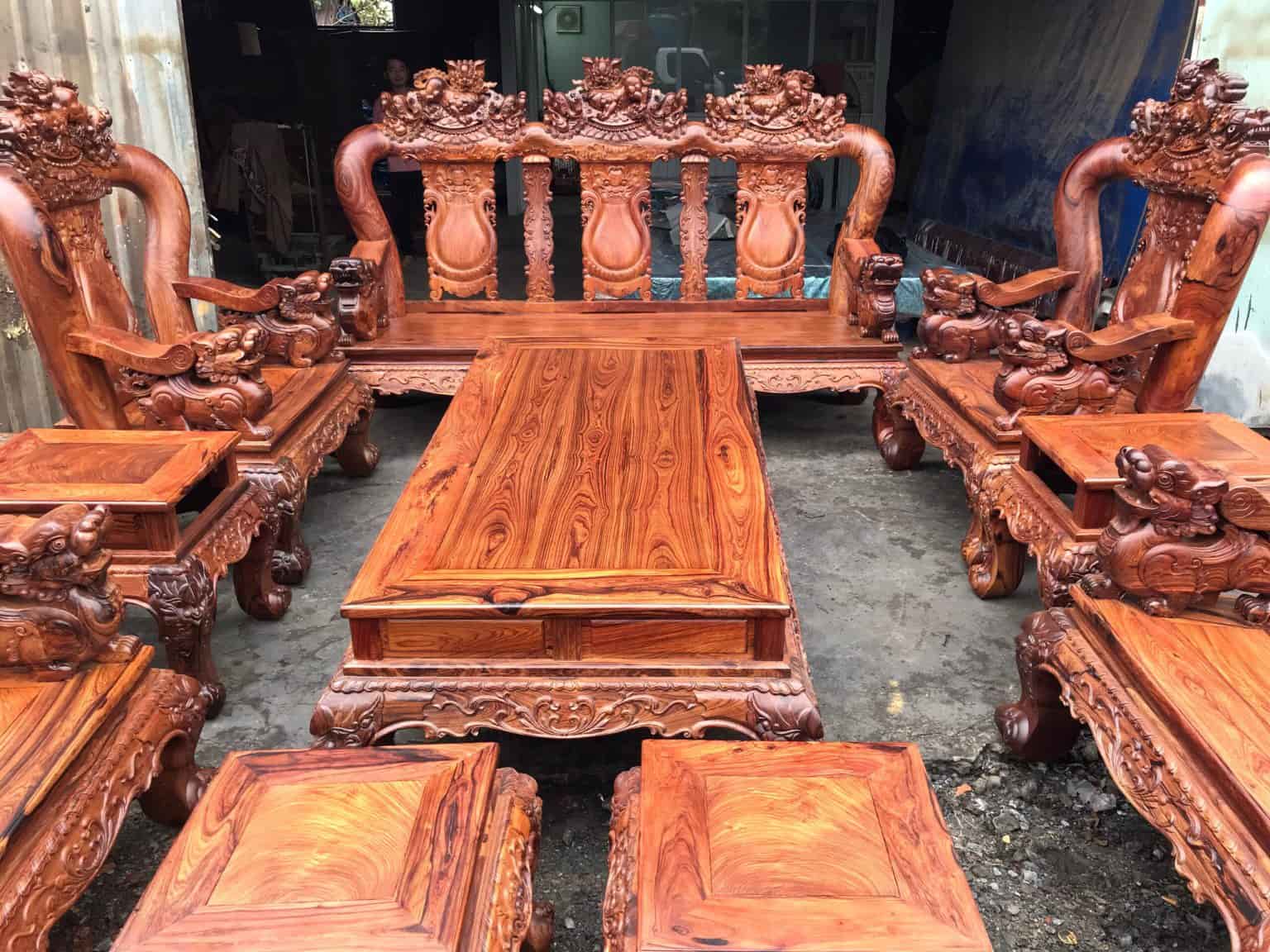 Bàn ghế gỗ tay 10